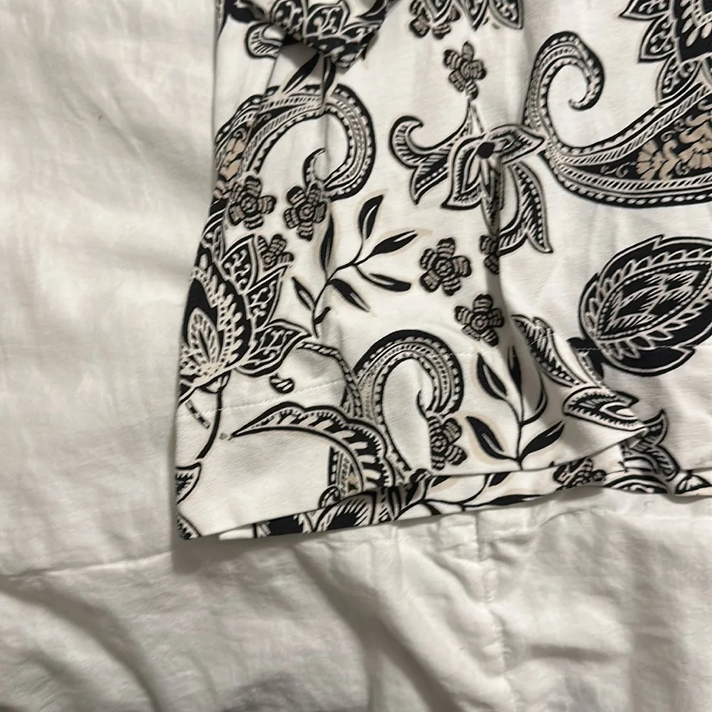 J. Jill - Wearever Collection - Black & White Paisley 3/4 Sleeve Blouse - Medium - Picture 4 of 6